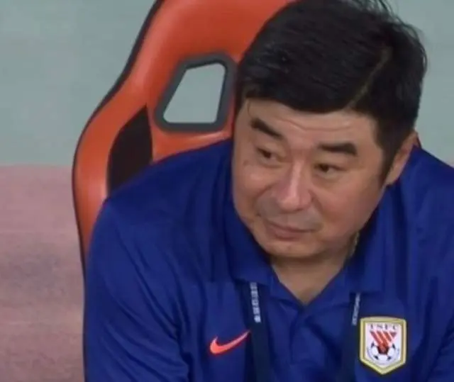 爆冷击败上, 主帅塞蒂恩