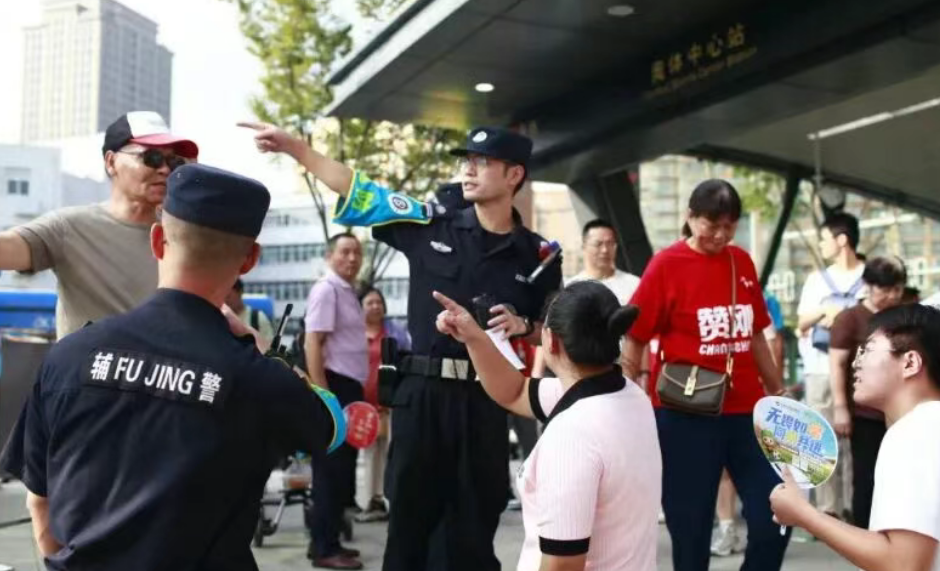 AA, 做到了最好, 玩偶