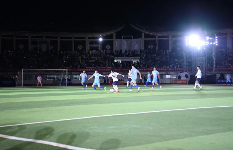 举办本次足, src, 县举行分组