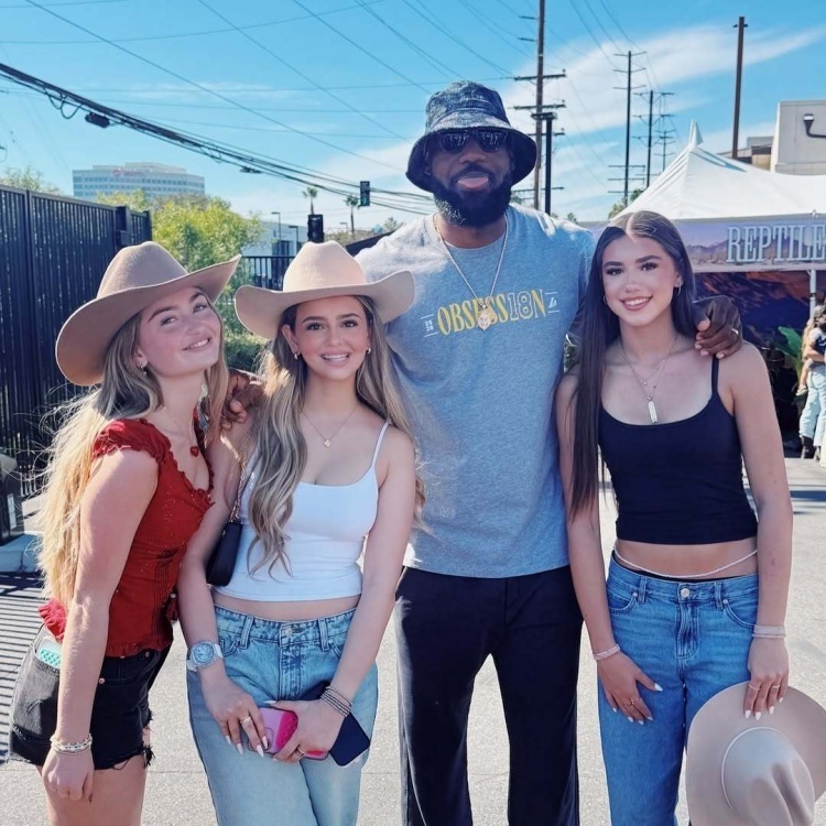 OPcre, 他表示詹姆, 而且心情大 OPcre, 他表示詹姆, 而且心情大